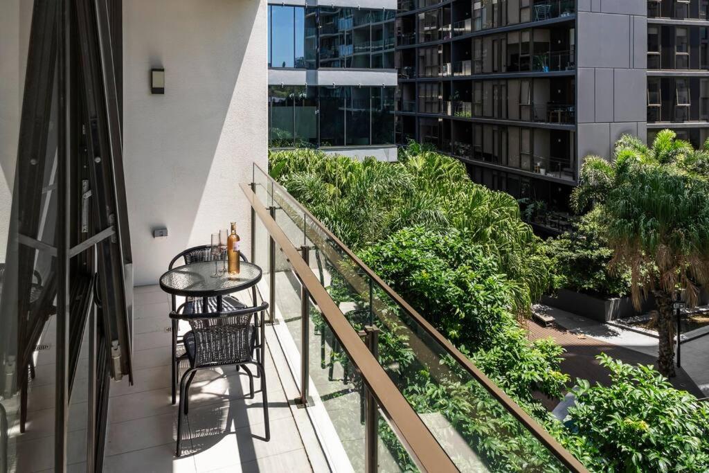 Modern 1-bdr W/ Free Car Park&fantastic Pool *
