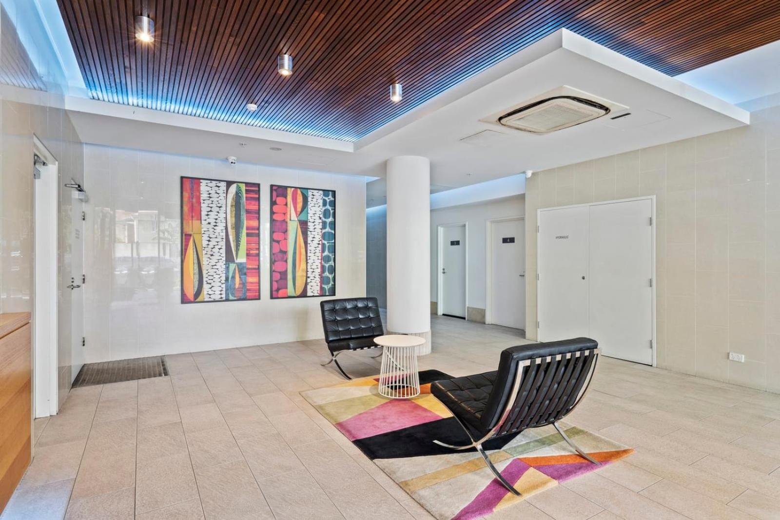 Cozy 1 Bedroom In The Heart Of South With Parking Brisbane