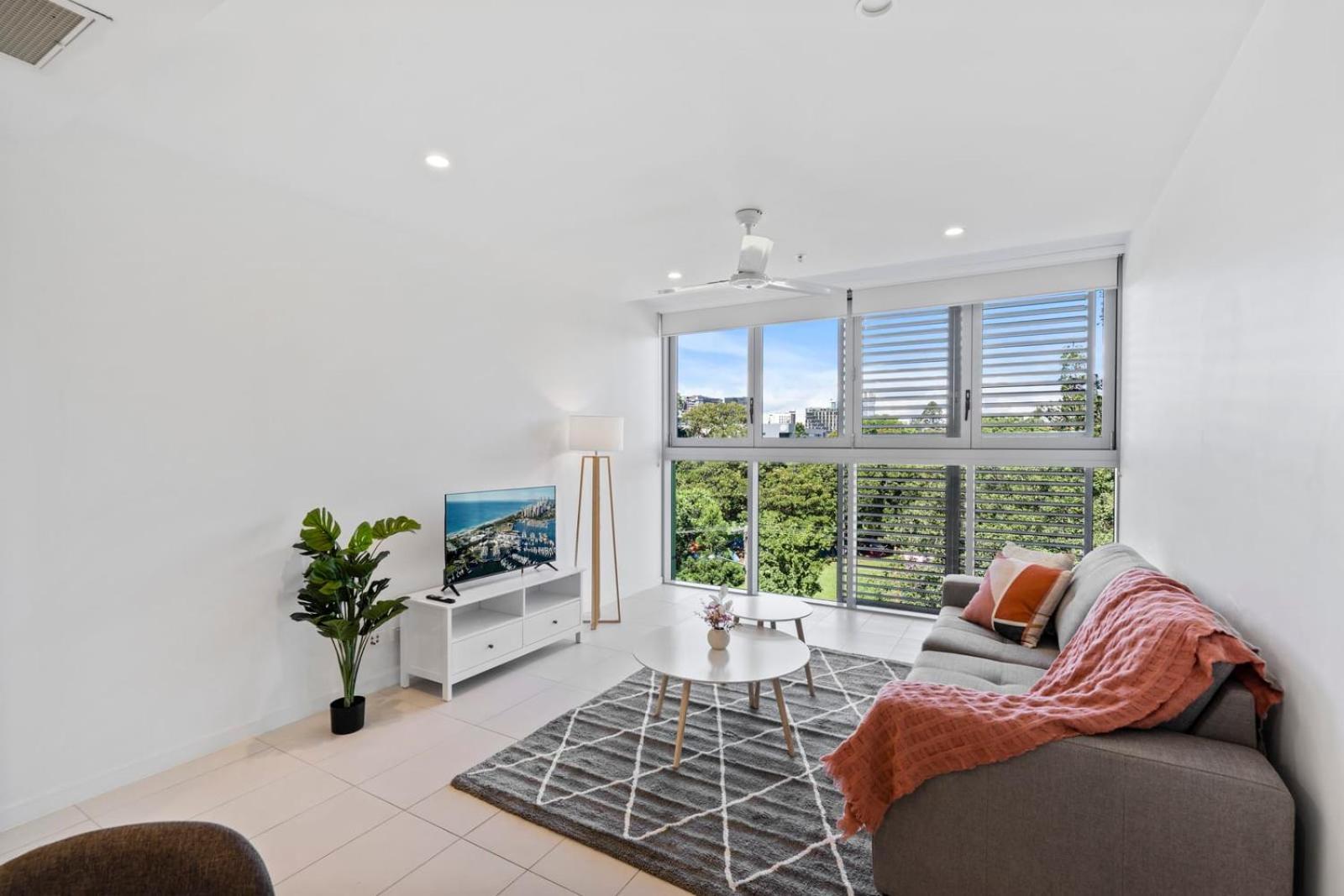 Cozy 1 Bedroom In The Heart Of South With Parking Apartment *