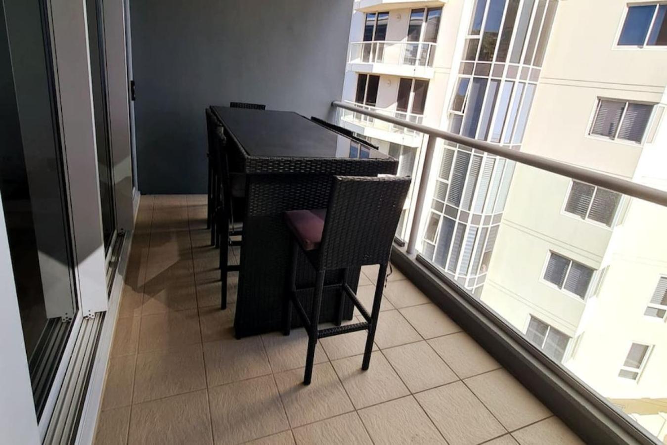 3br Skyline Oasis W River Views, Gym, Carpark, Fastwifi, Tennis Court, Steam *