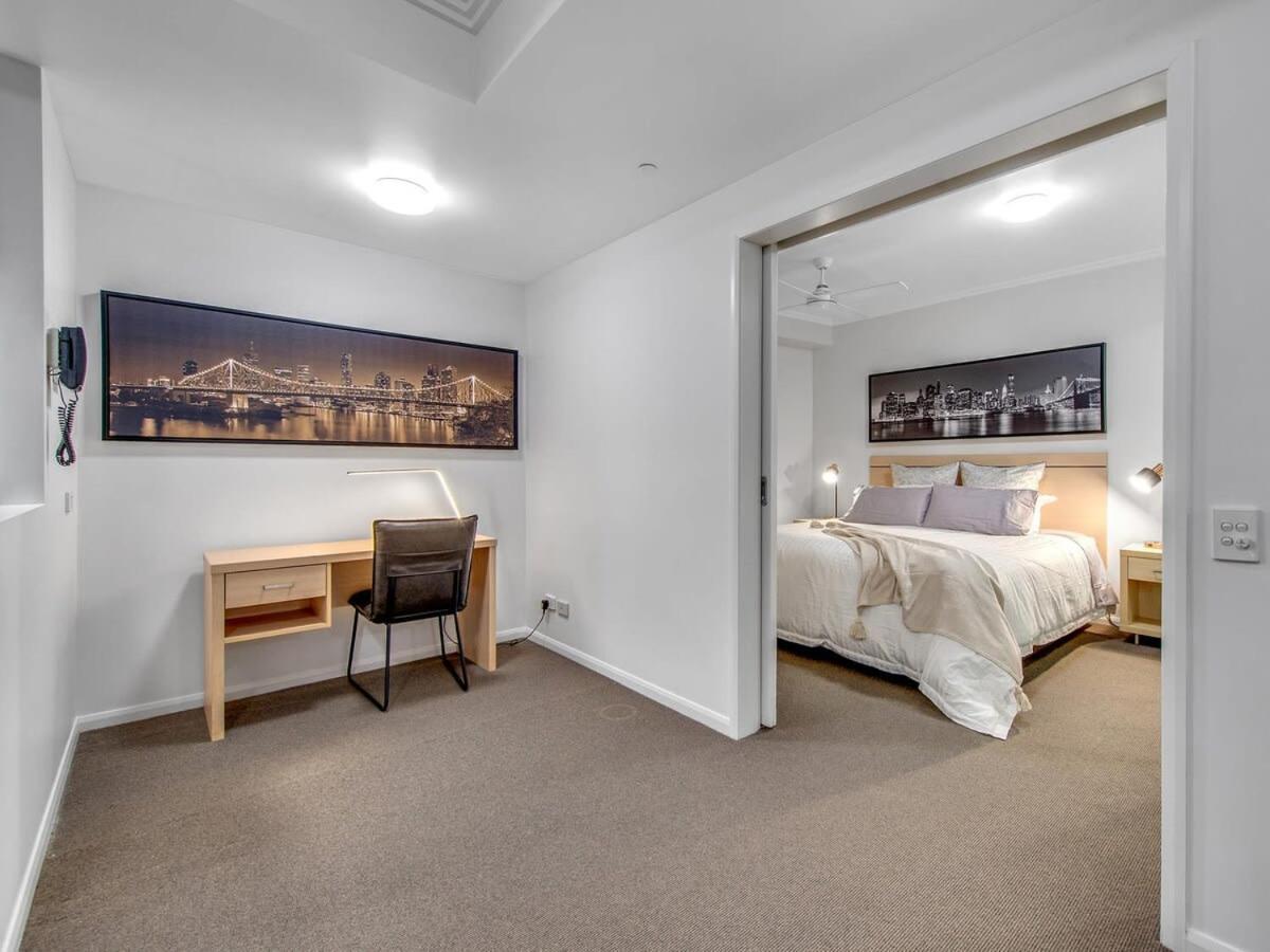 Apartment Cbd Free Parking Pool Balcony Walk To Casino
