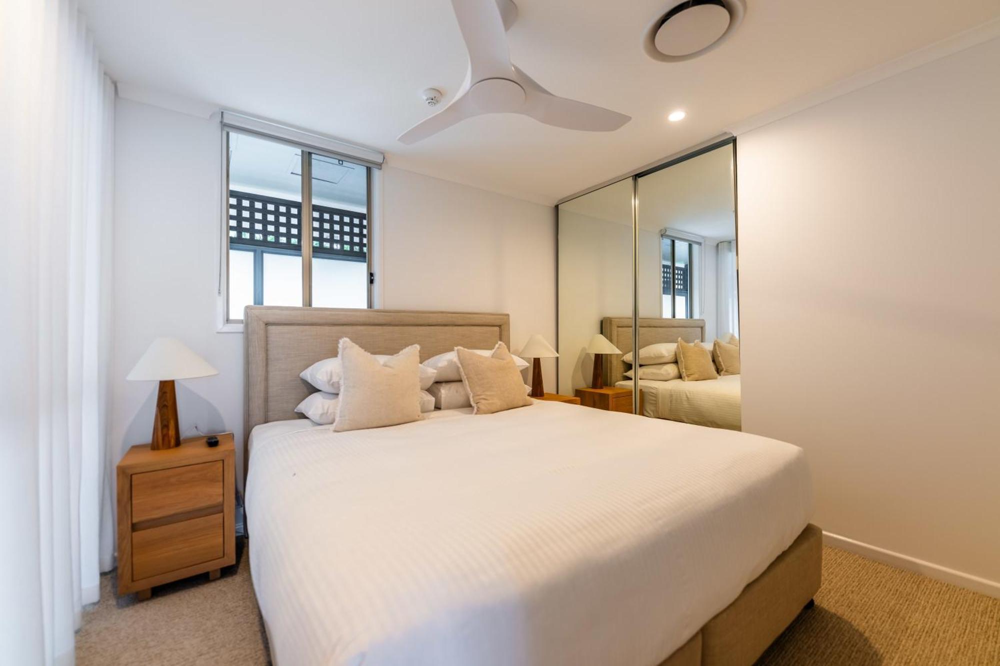 Apartment 3 Bedrooms 2 Bathrooms W Parking & Pool
