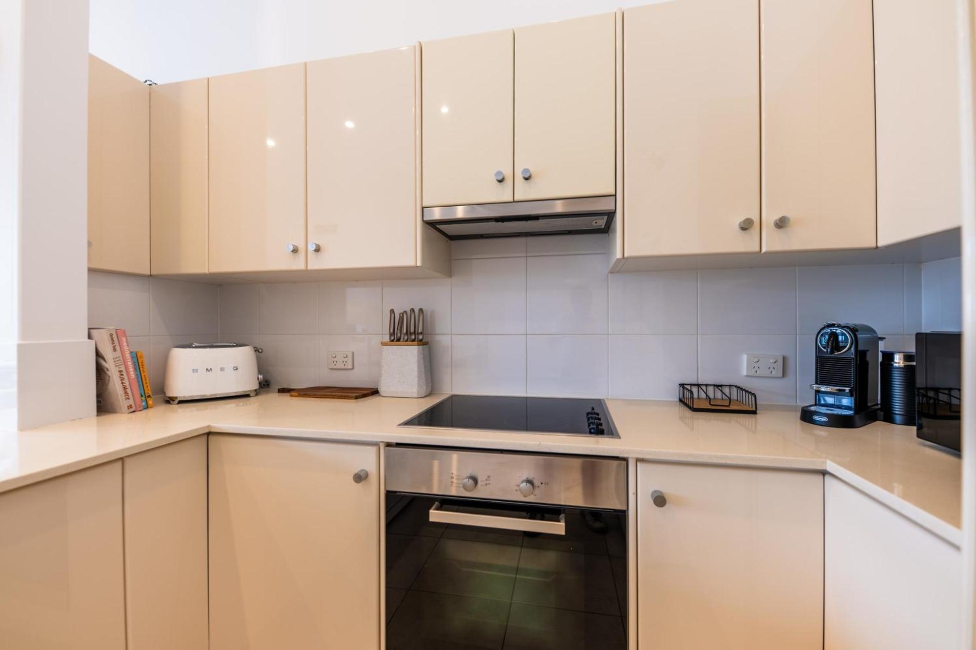 Apartment 3 Bedrooms 2 Bathrooms W Parking & Pool