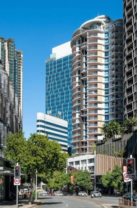 Riverview 2b2b In Cbd W/parking, Pool, Gym * Brisbane