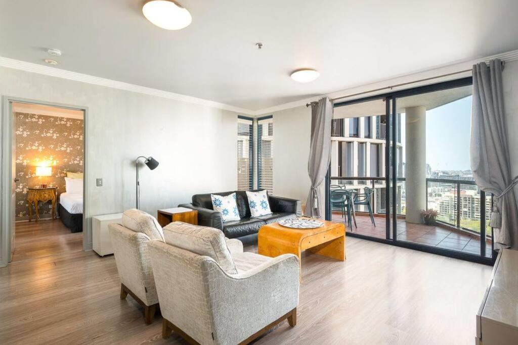 Apartment Riverview 2b2b In Cbd W/parking, Pool, Gym