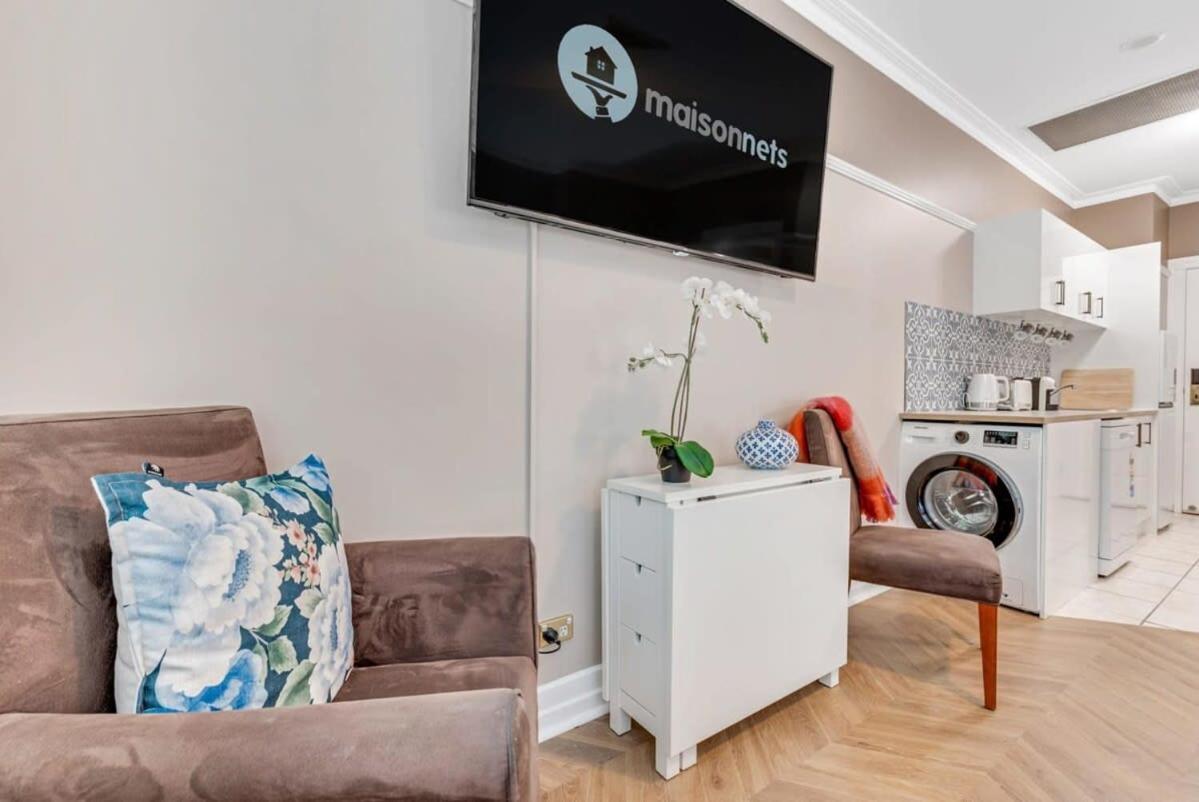 Cozy In Adina Cbd Anzac Square Apartment