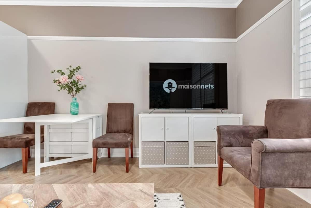 Adina 1br Walk To Queen St Mall Apartment