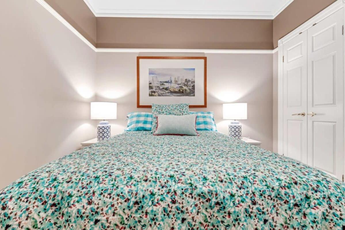 Adina 1br Walk To Queen St Mall Apartment *
