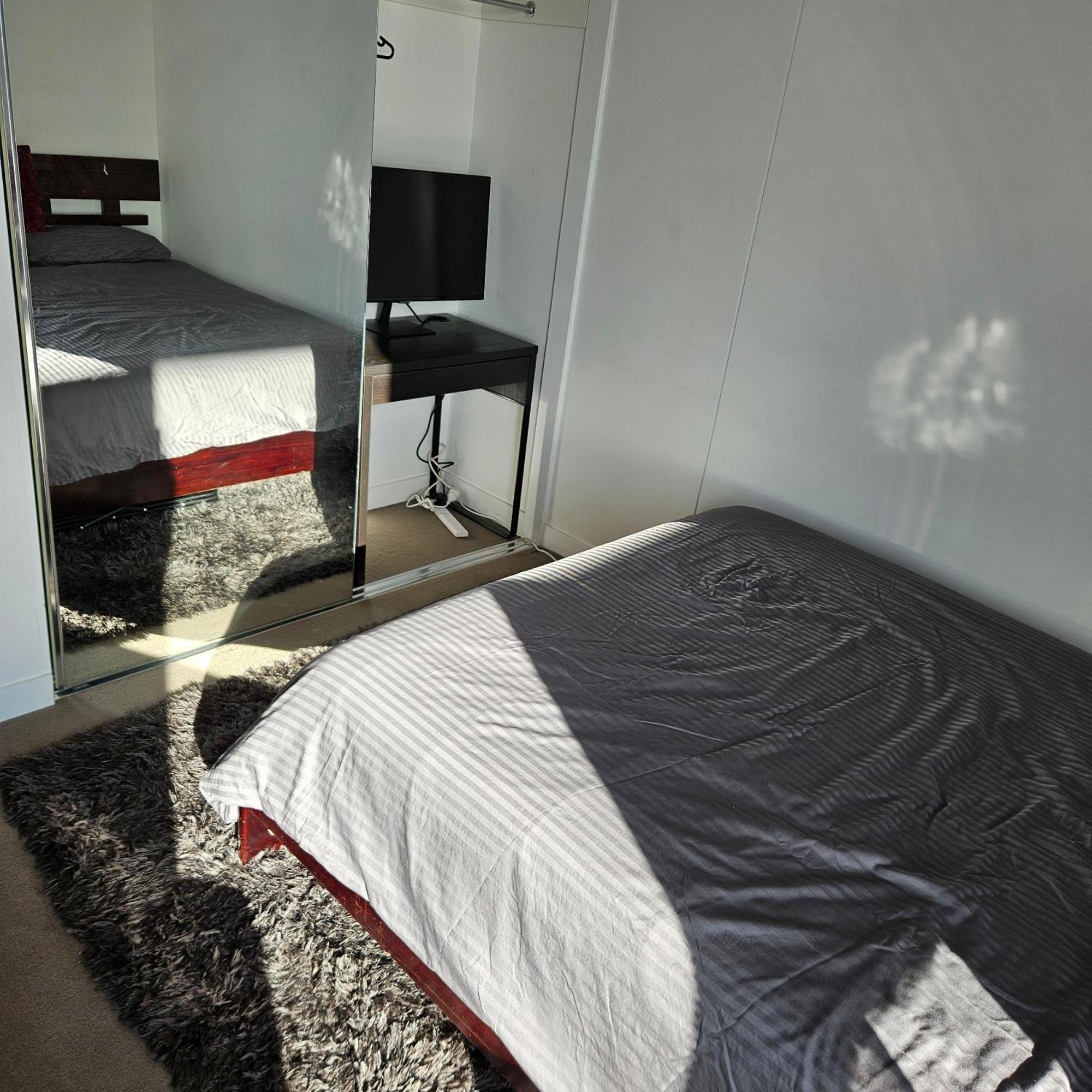 Private Bedroom & Bathroom In Shared Inner * Brisbane