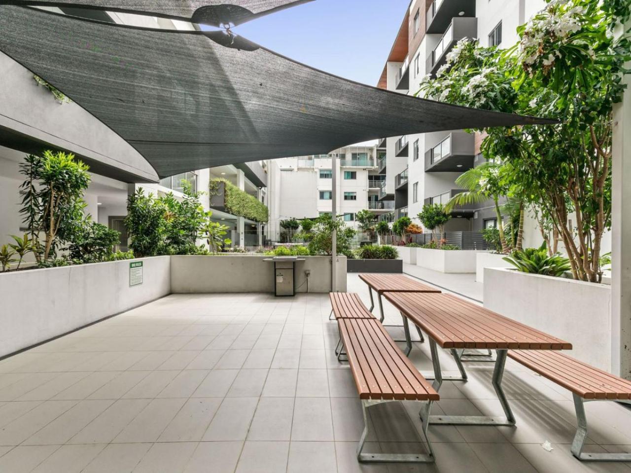Chic Modern Retreat 1br W Pool Kelvin Grove Brisbane