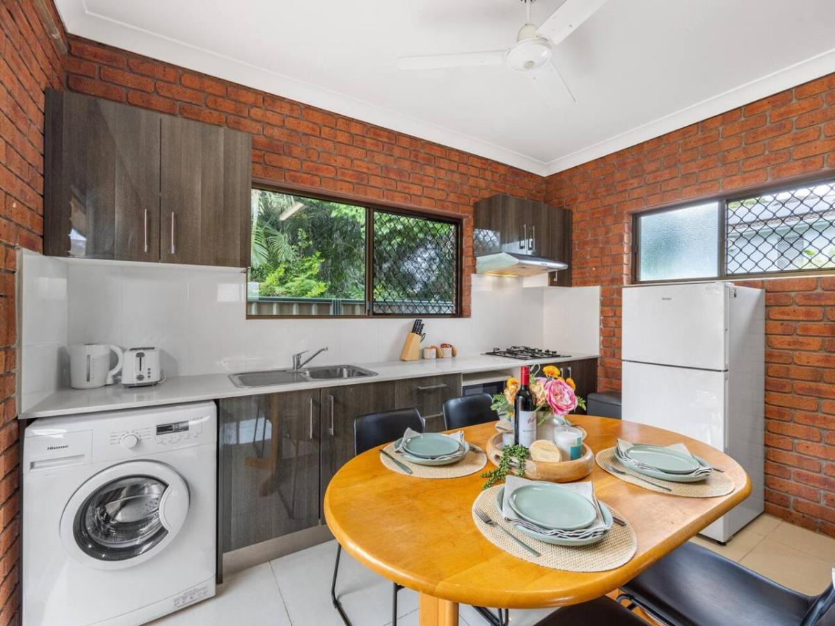 1 Bedroom Comfy Unit Sleep Close To Mall And Bus Holiday home *