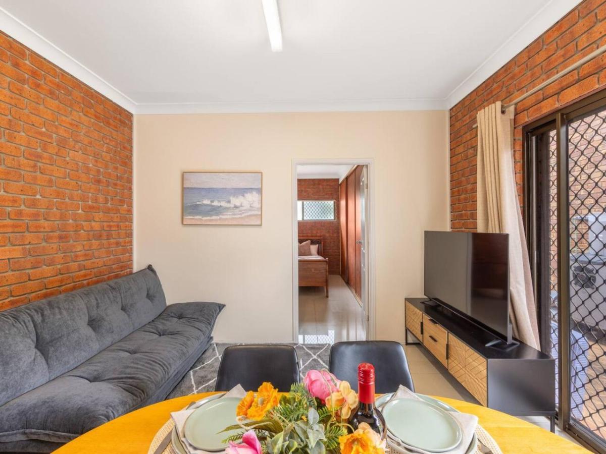 1 Bedroom Comfy Unit Sleep Close To Mall And Bus Holiday home Brisbane