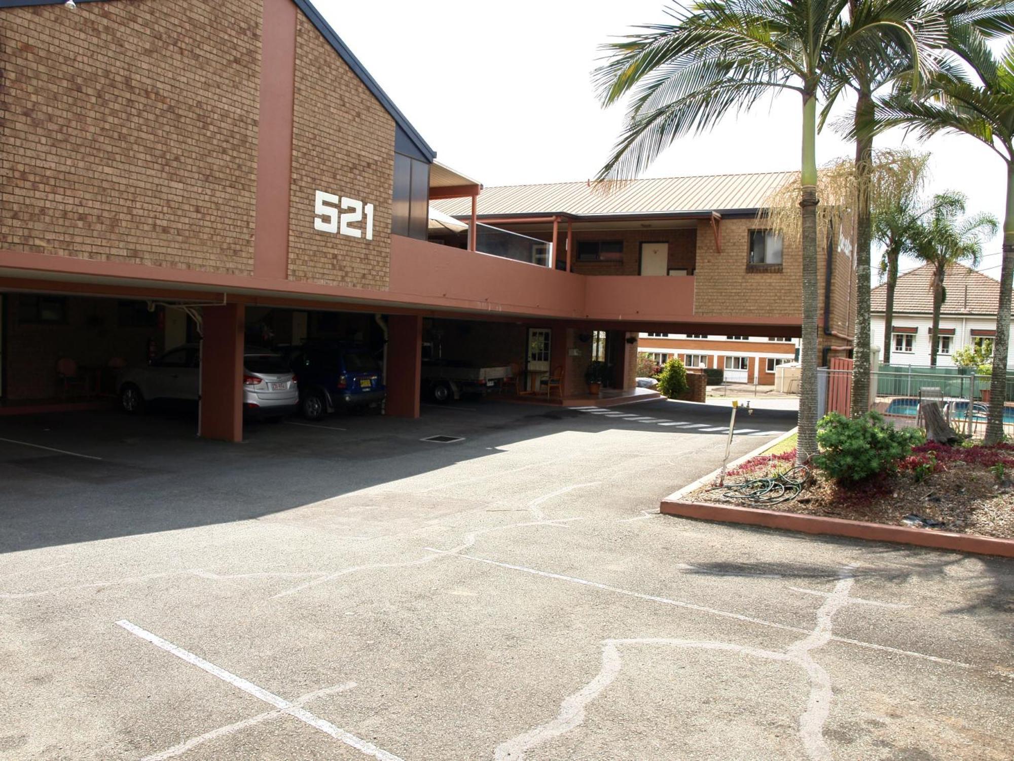 Motel Lancaster Court