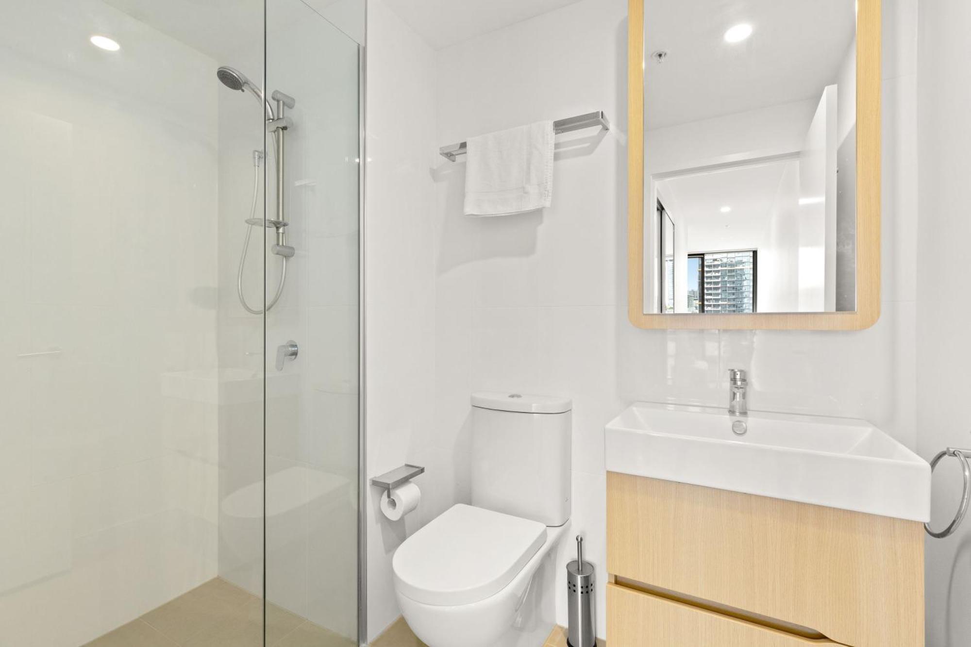 Kozyguru South Kozy 2 Bedrooms + Free Parking One Qsb001-1203 Apartment Brisbane