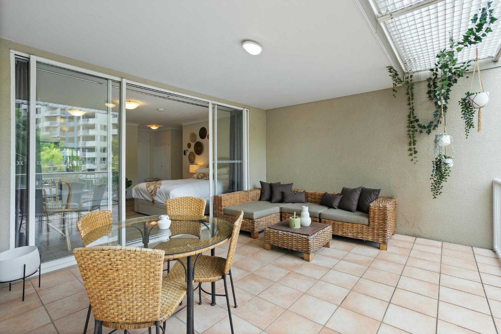 Apartment Coastal With Pool View *