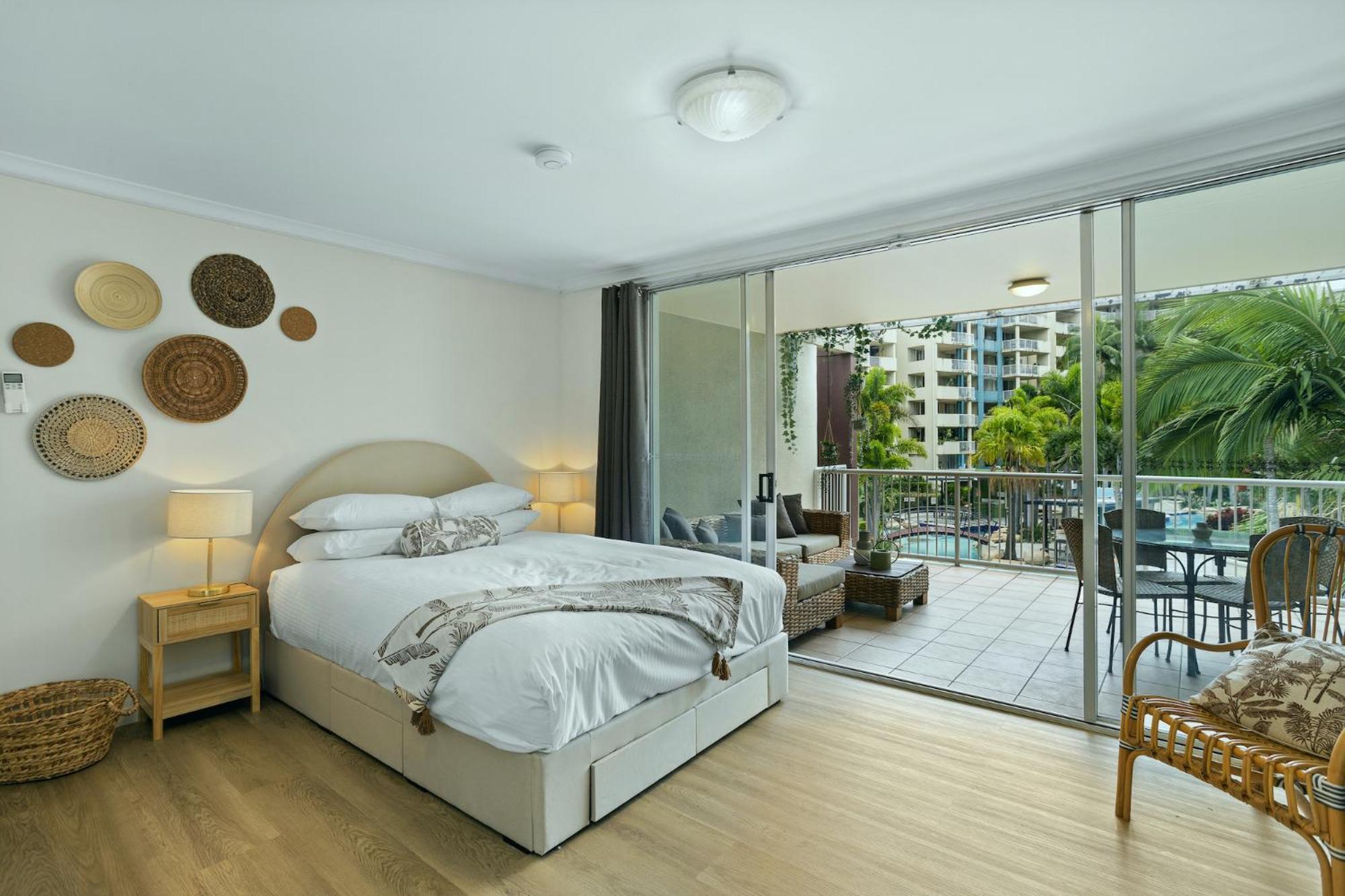 Coastal With Pool View Brisbane