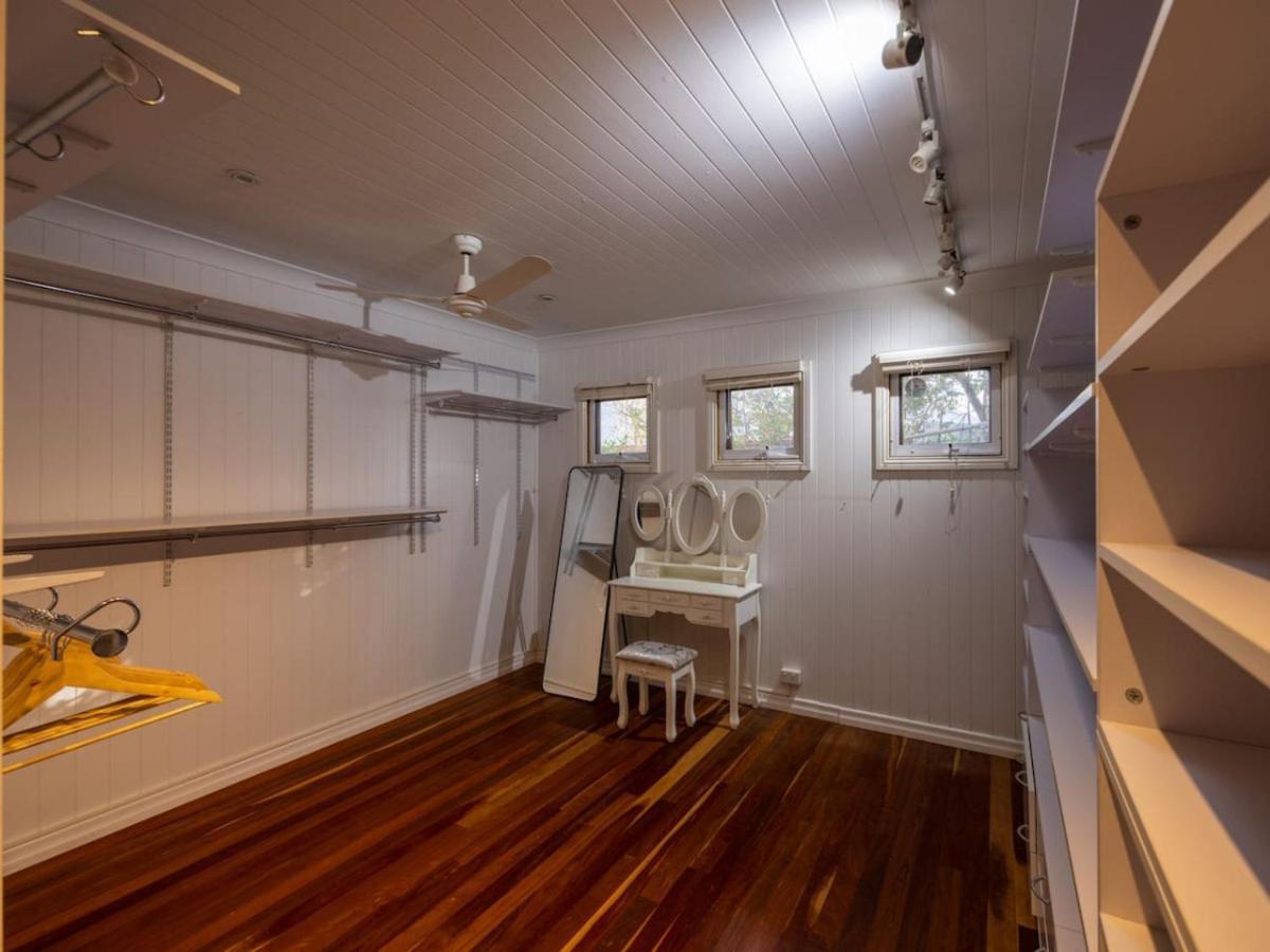 6km To Cbd Convenient 5br Queenslander Coorparoo *