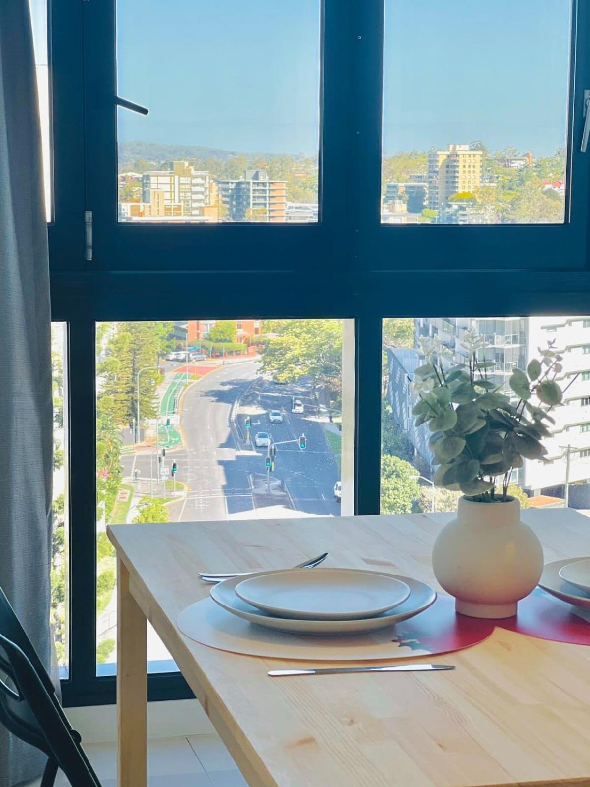 Cassa Toowong - Convenient 1b At Location With Parking Managed By The Cassa Brisbane