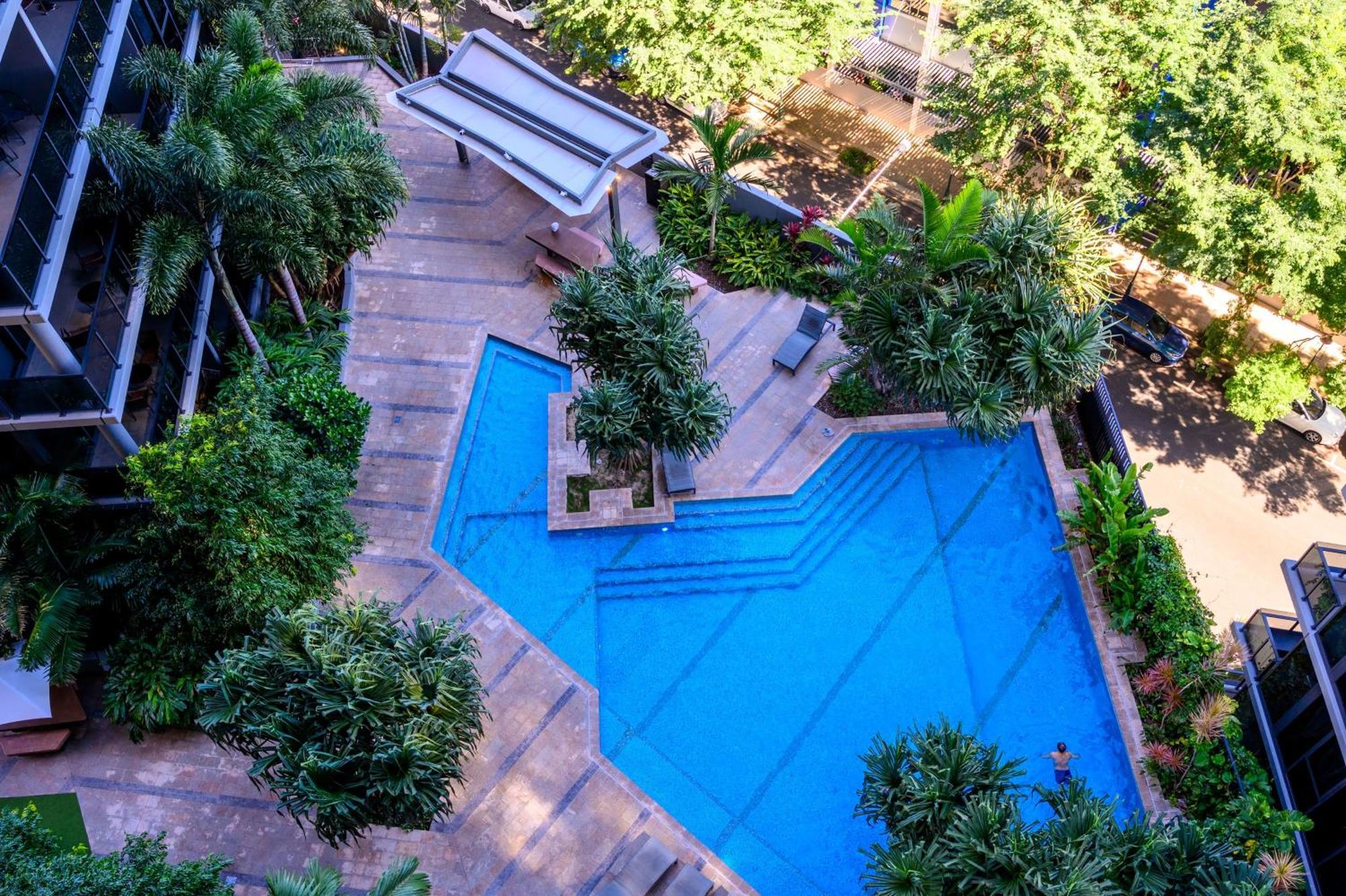 Stunning 2 Bedroom Retreat W Gym Sauna And Pool *