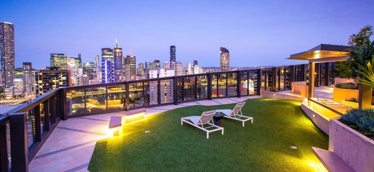 Stunning 2 Bedroom Retreat W Gym Sauna And Pool Apartment Brisbane