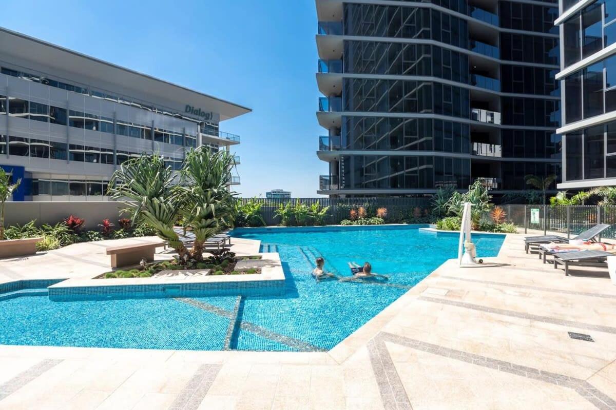 Stunning 2 Bedroom Retreat W Gym Sauna And Pool Apartment