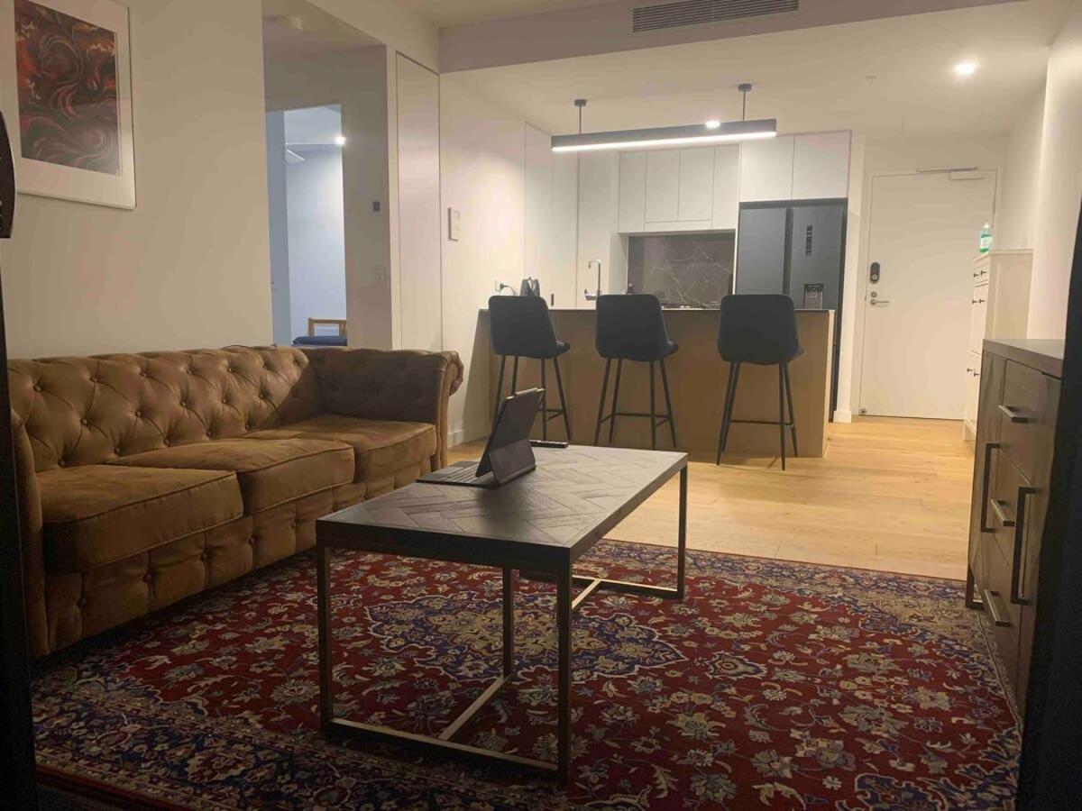 Apartment Stunning 2 Bedroom Retreat W Gym Sauna And Pool