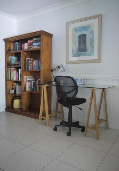 Birdcall Yeronga - Inner Couples Sanctuary Holiday home *