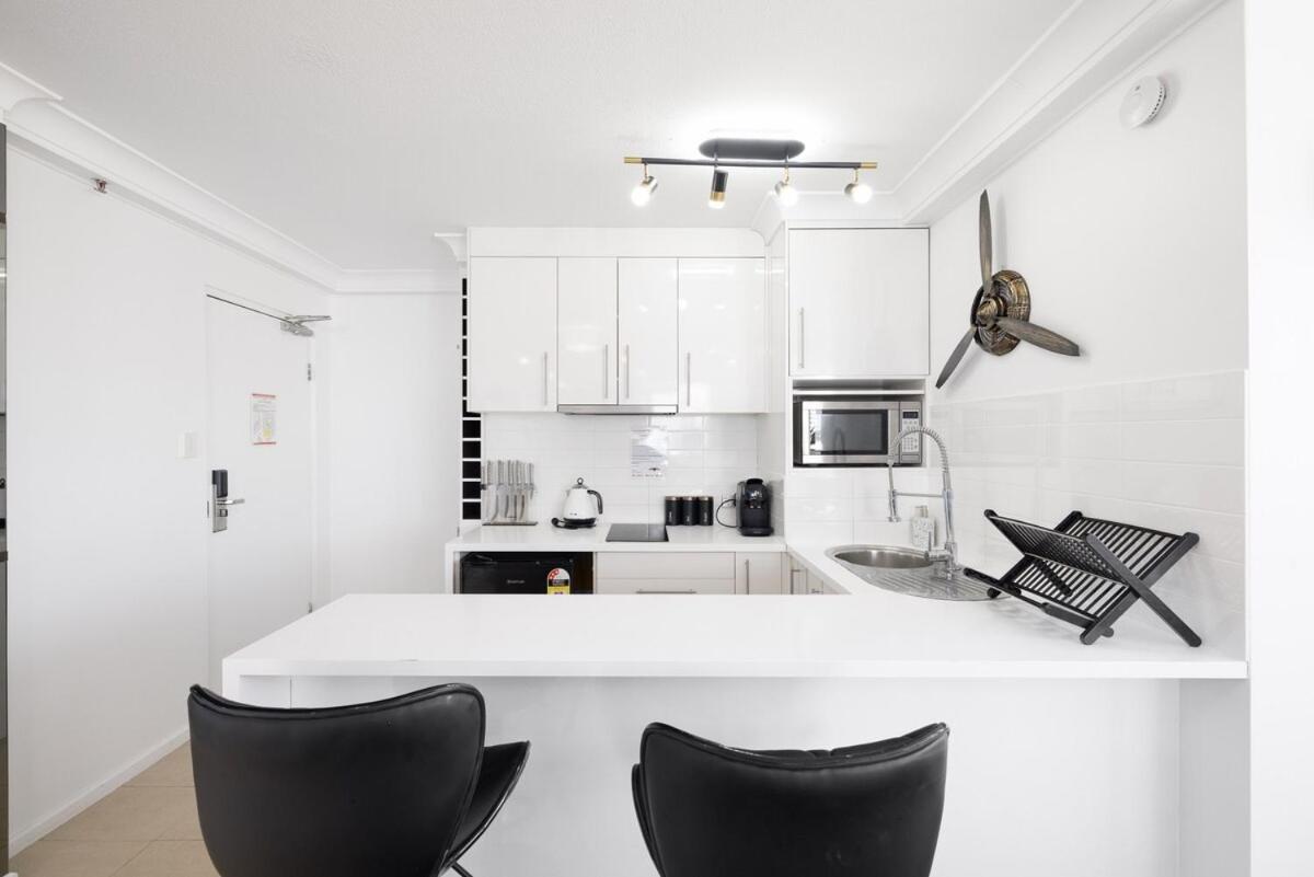 Apartment Flight Deck Brisbanecbd High Floor Riverfront View *