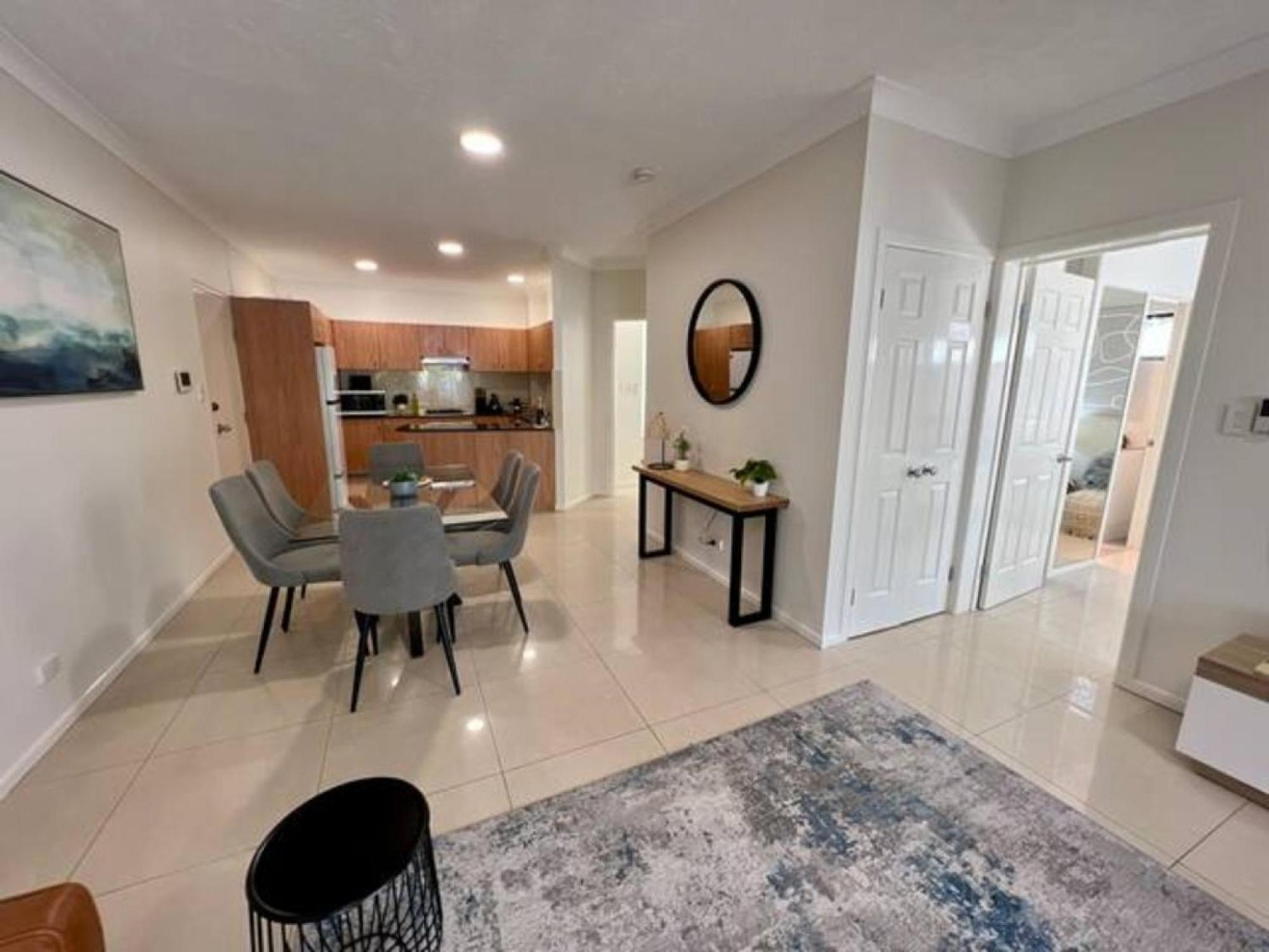2-bed Unit With Large Backyard, Bbq & Parking