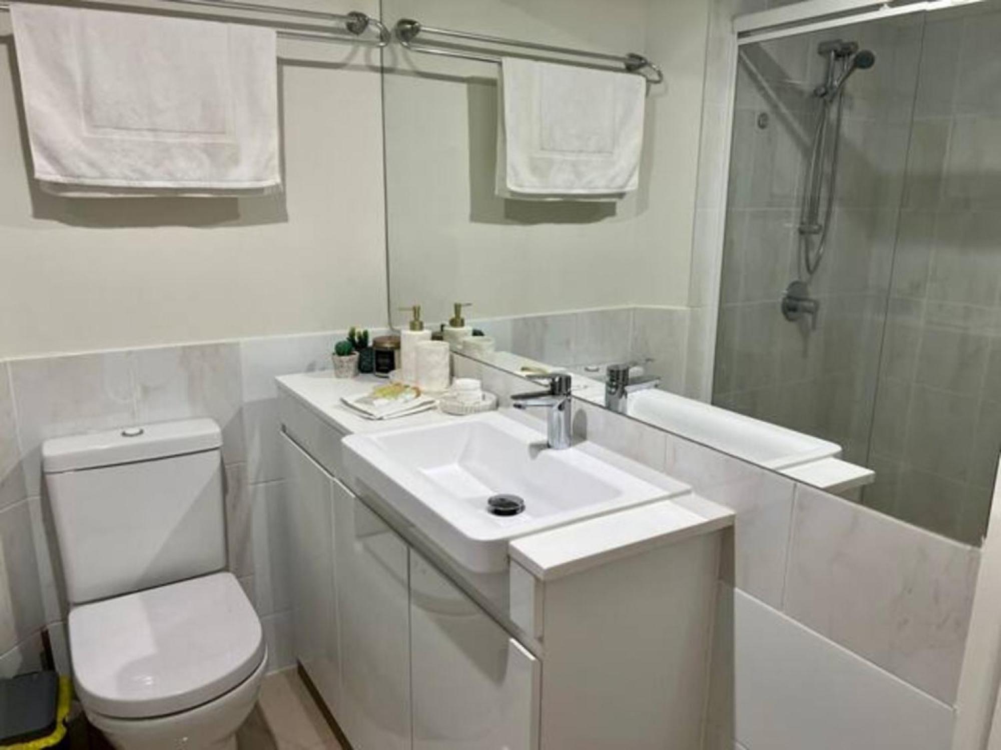 2-bed Unit With Large Backyard, Bbq & Parking Apartment Brisbane