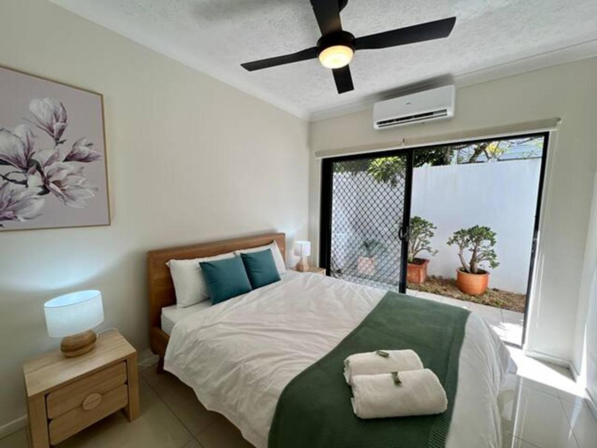 Apartment 2-bed Unit With Large Backyard, Bbq & Parking