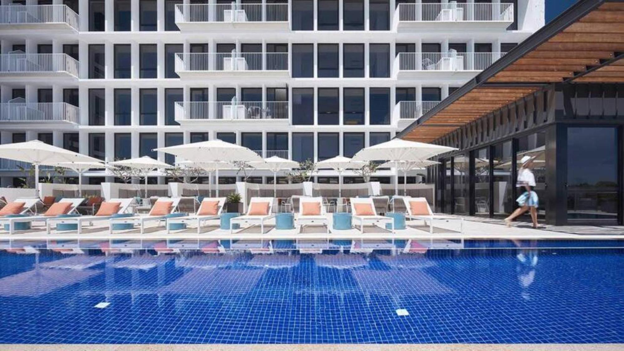2-bed With Pool, Gym, Parking And Balcony Apartment *