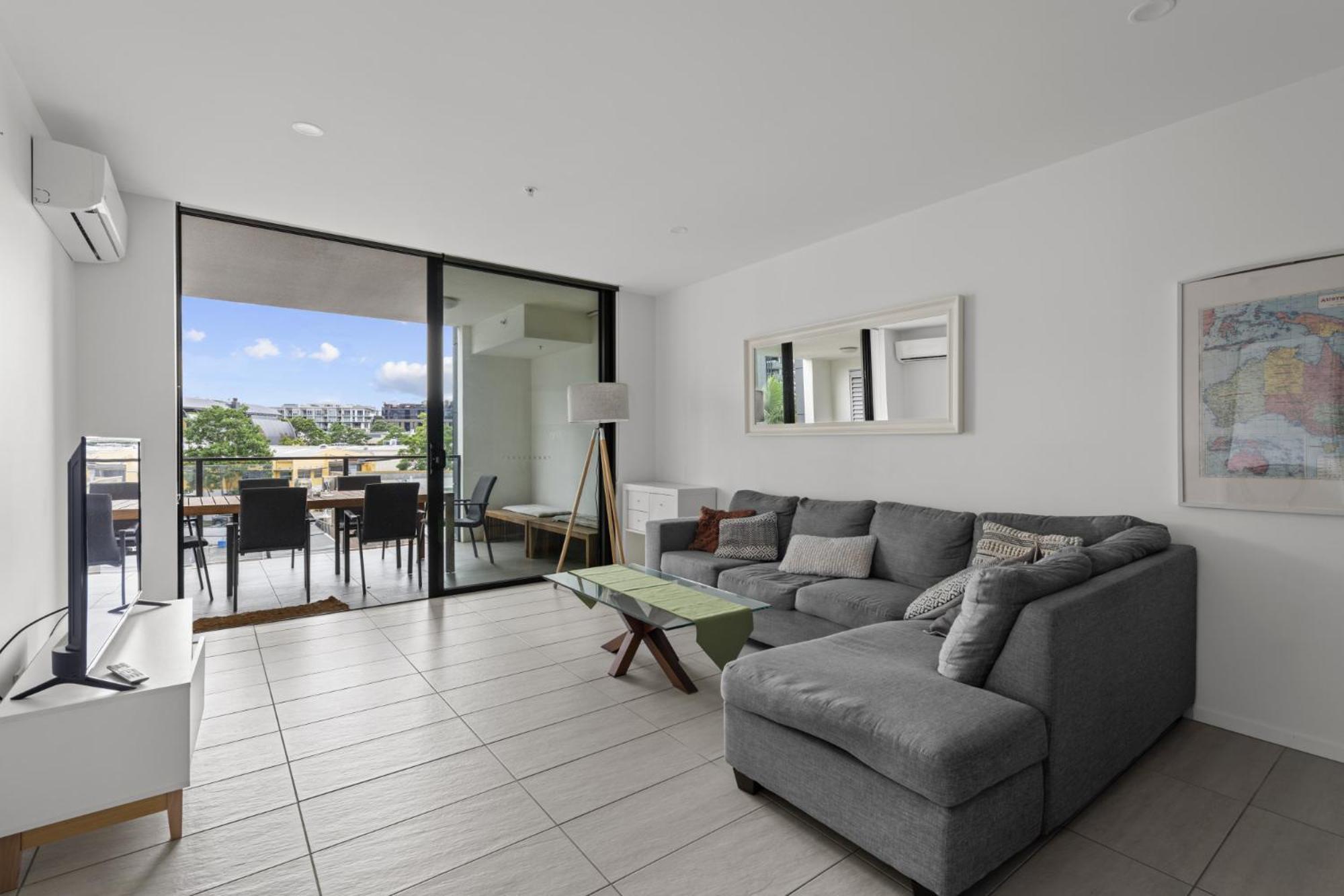 Sleek With Parking And Balcony Apartment *