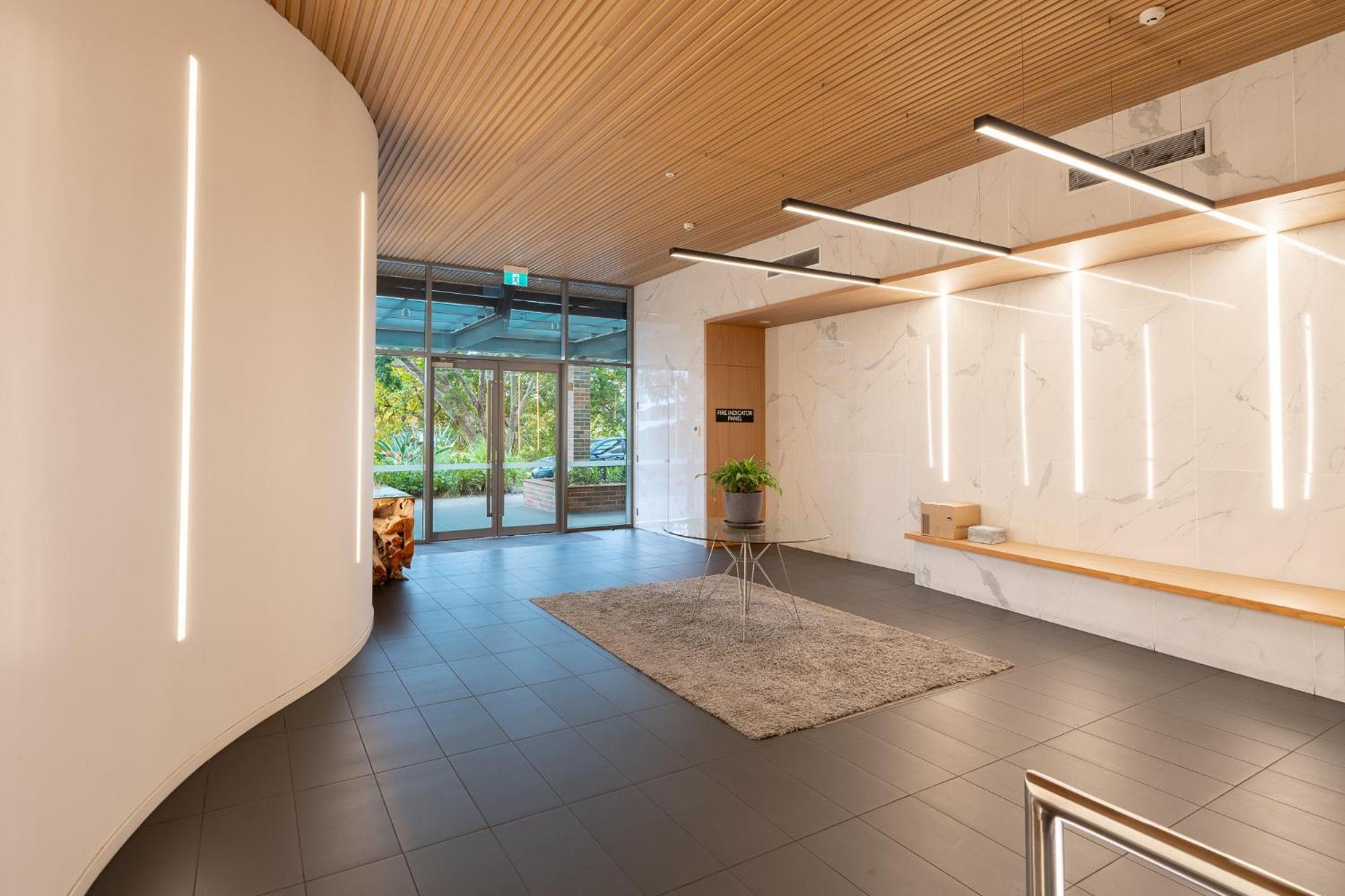 Location 2-bed With Gym Pool 7-min From Cbd Apartment Brisbane