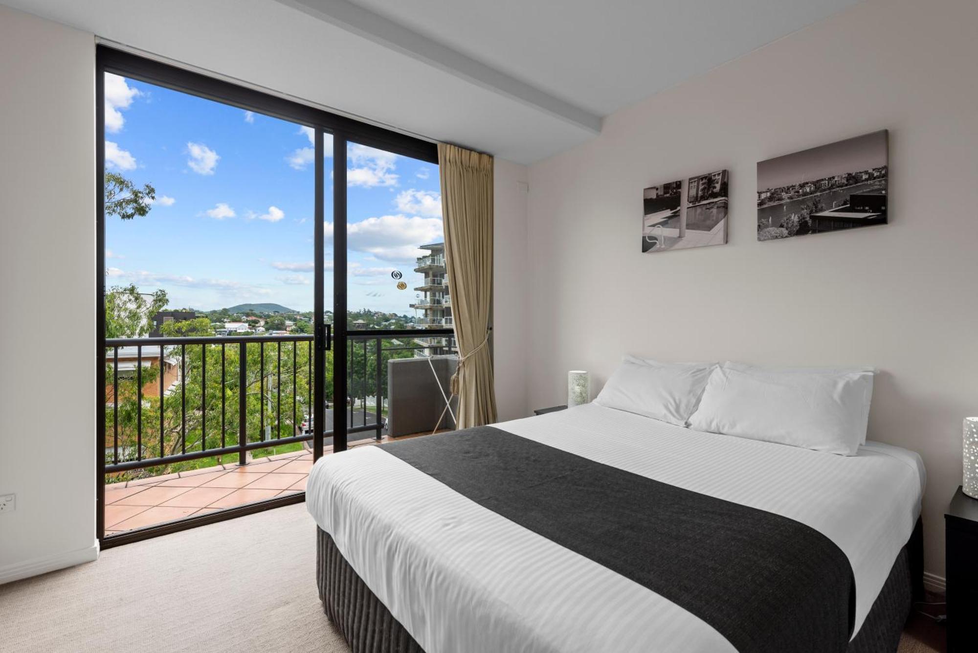Aparthotel The Oasis 4*