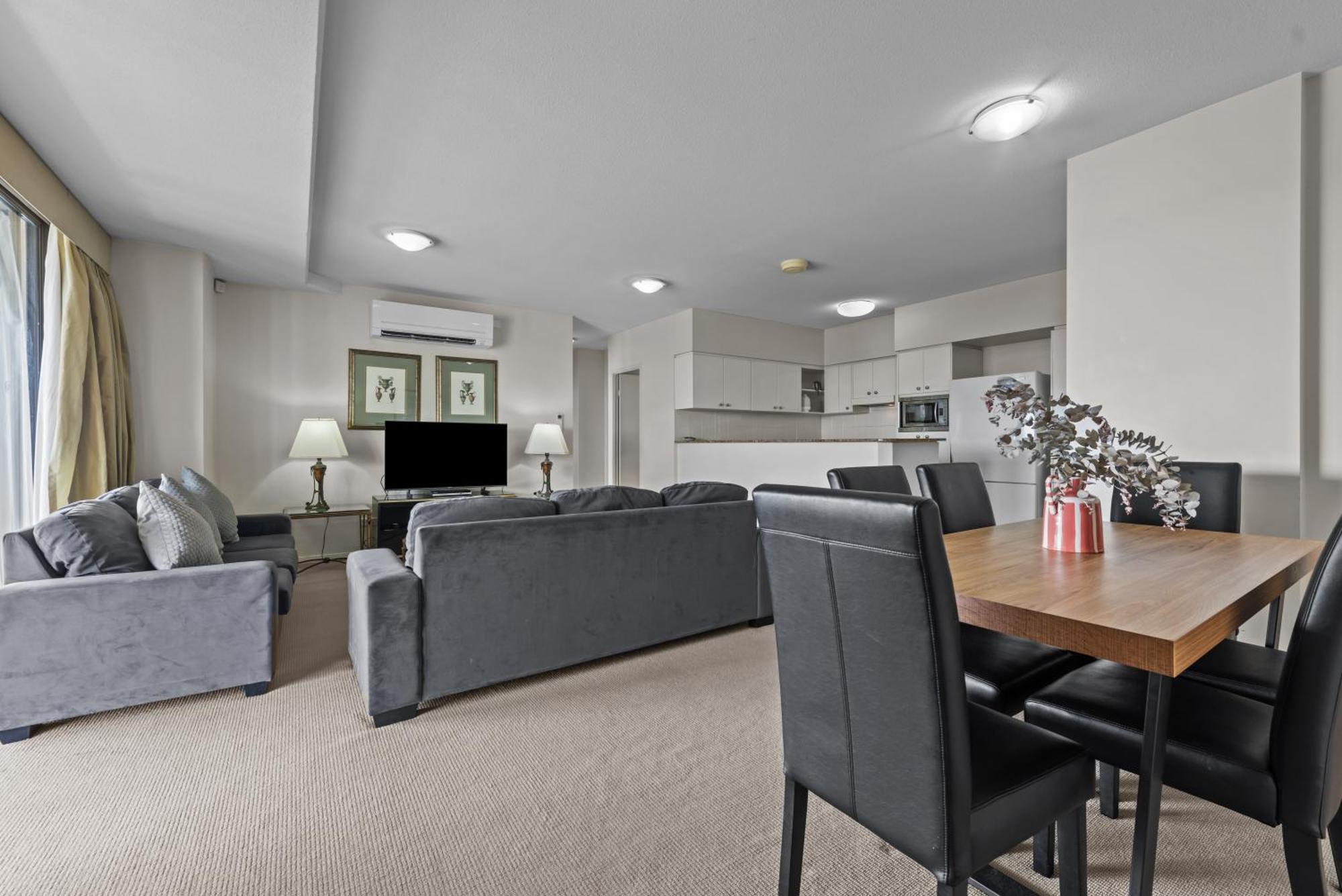 Aparthotel The Oasis 4*