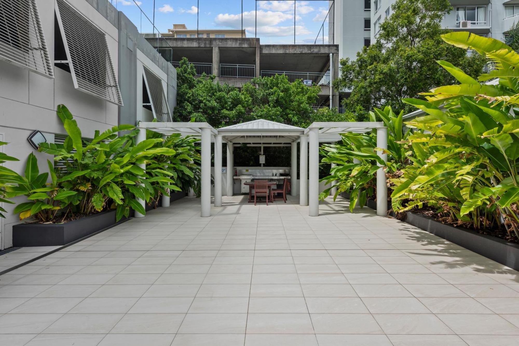 The Oasis 4*