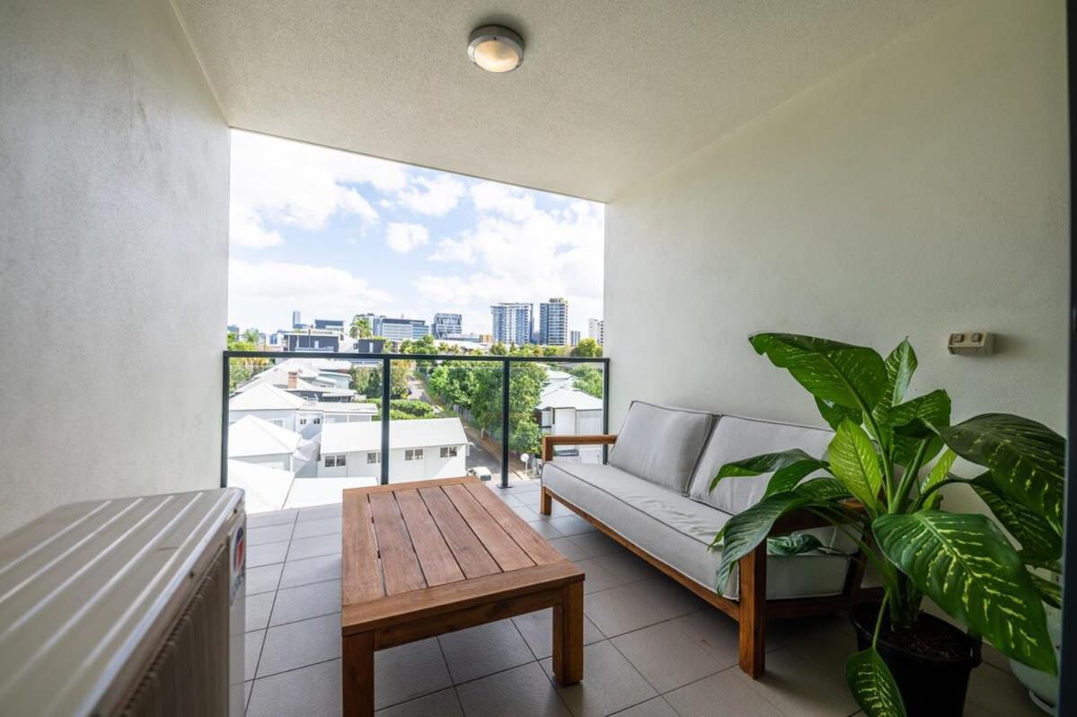 Tranquil 2-bed Inner City Retreat With Parking *