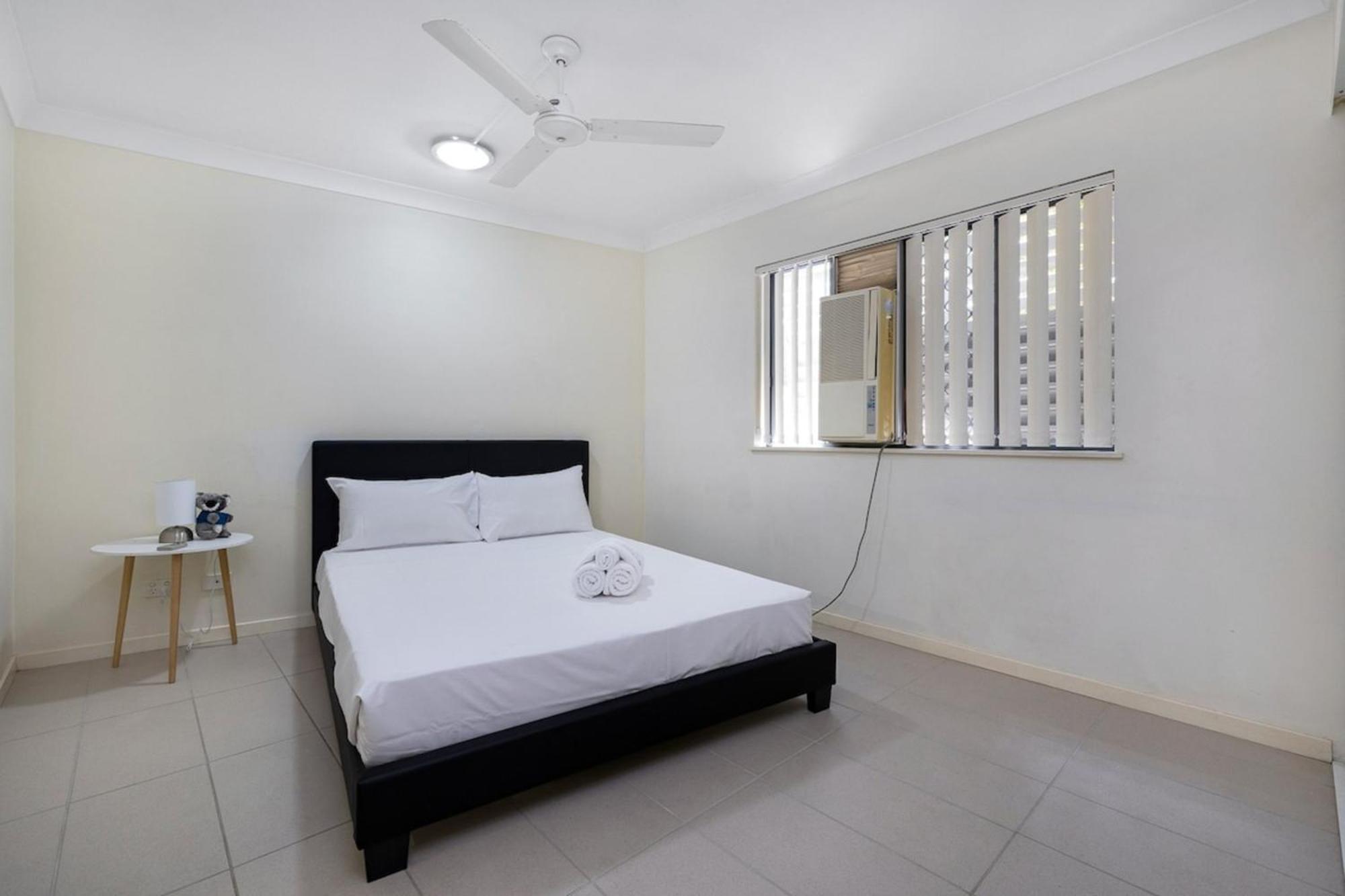 Spacious 3 Bedroom In St Lucia Apartment Brisbane