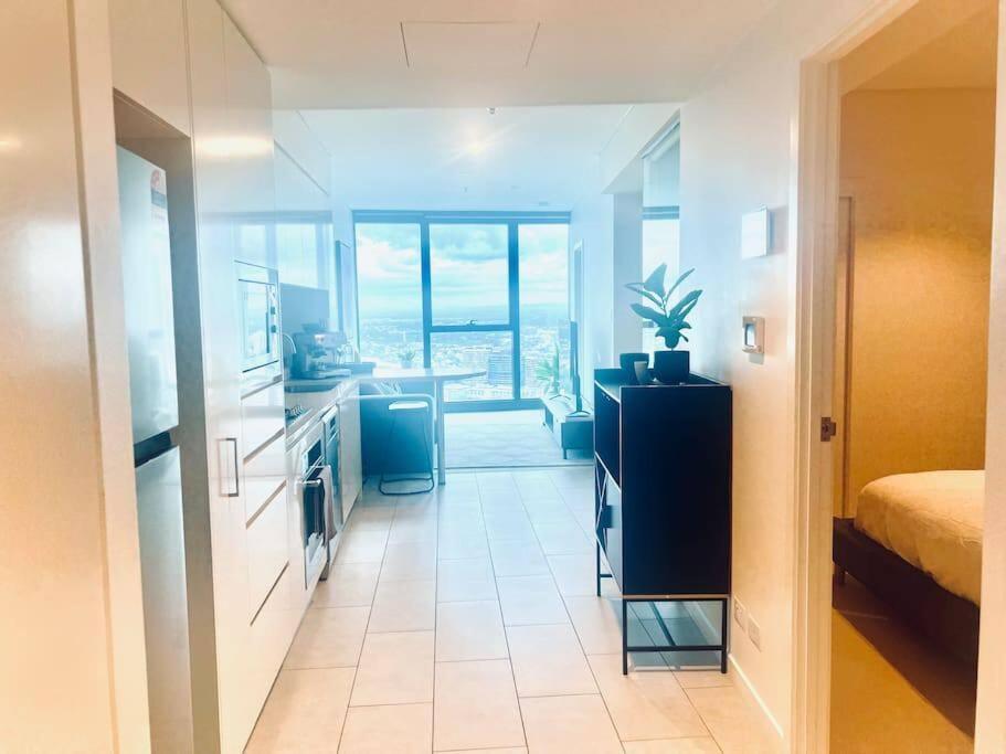 Luxury River Views - Skytower L53#free Parking Apartment *