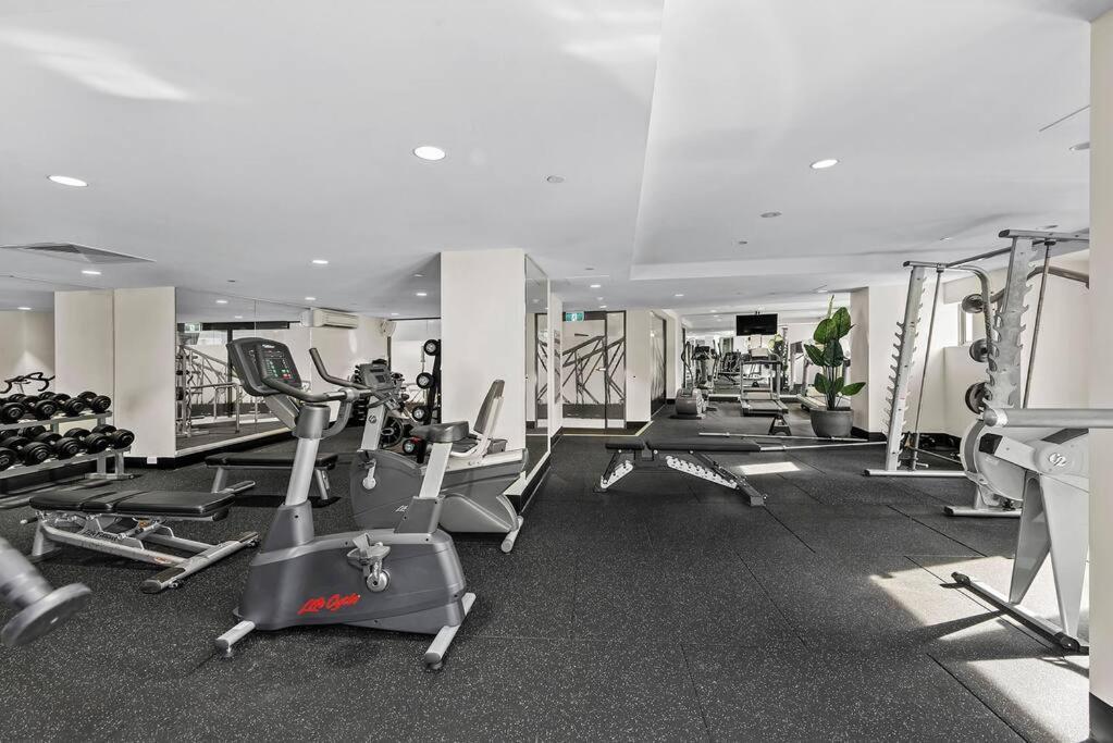 Superb 2bed 2bath 1car Views Cbd Apartment Brisbane