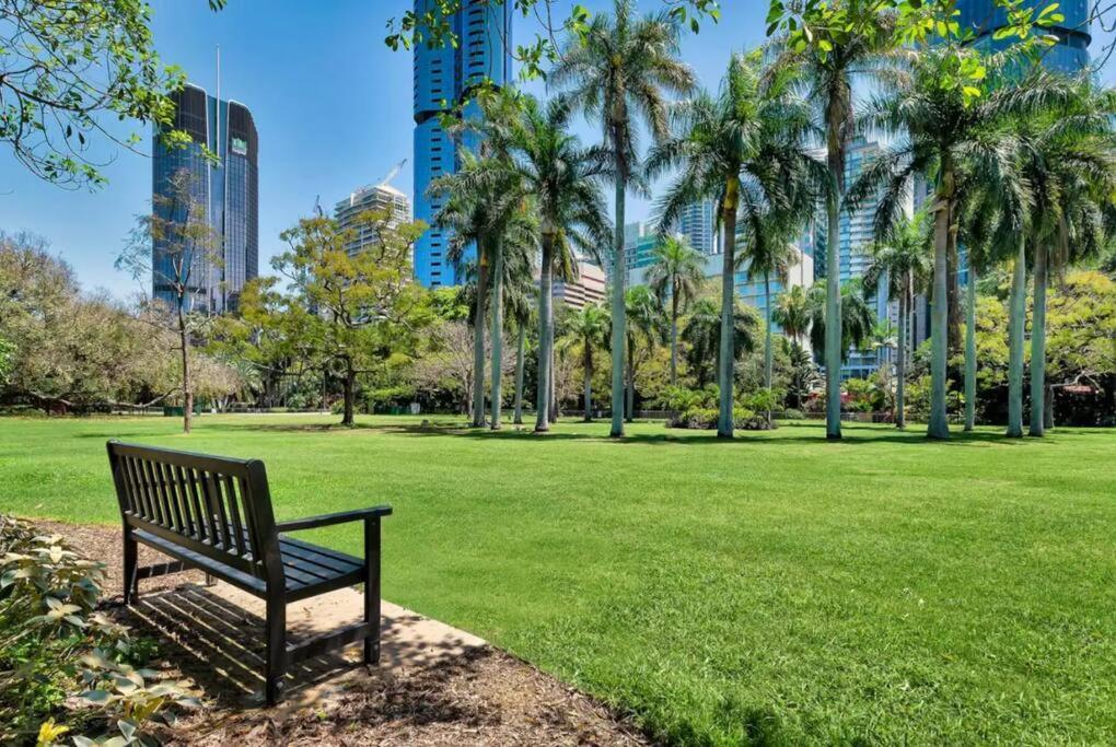 Superb 2bed 2bath 1car Views Cbd