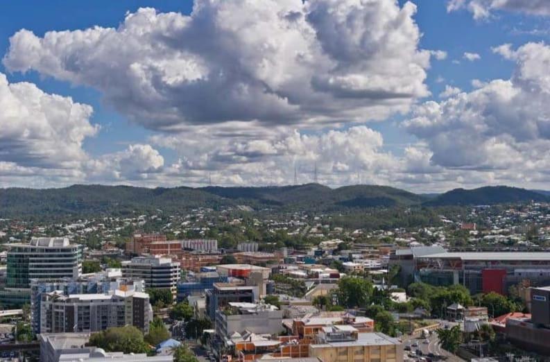 Ct&mountain View On High Level Riverfont Carpark * Brisbane