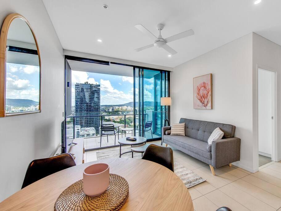 Modern Mountain View - South Brisbane