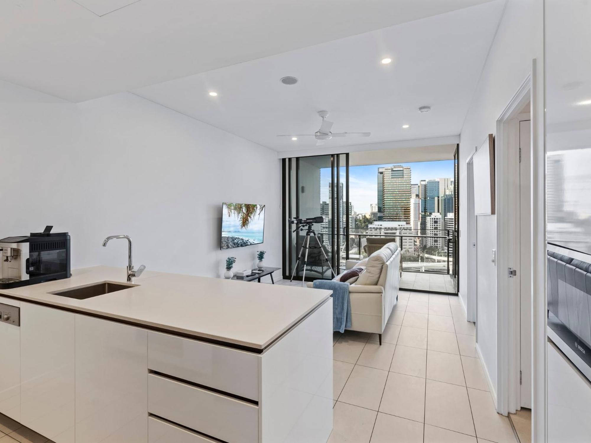 2br In South With Spectacular River View Brisbane