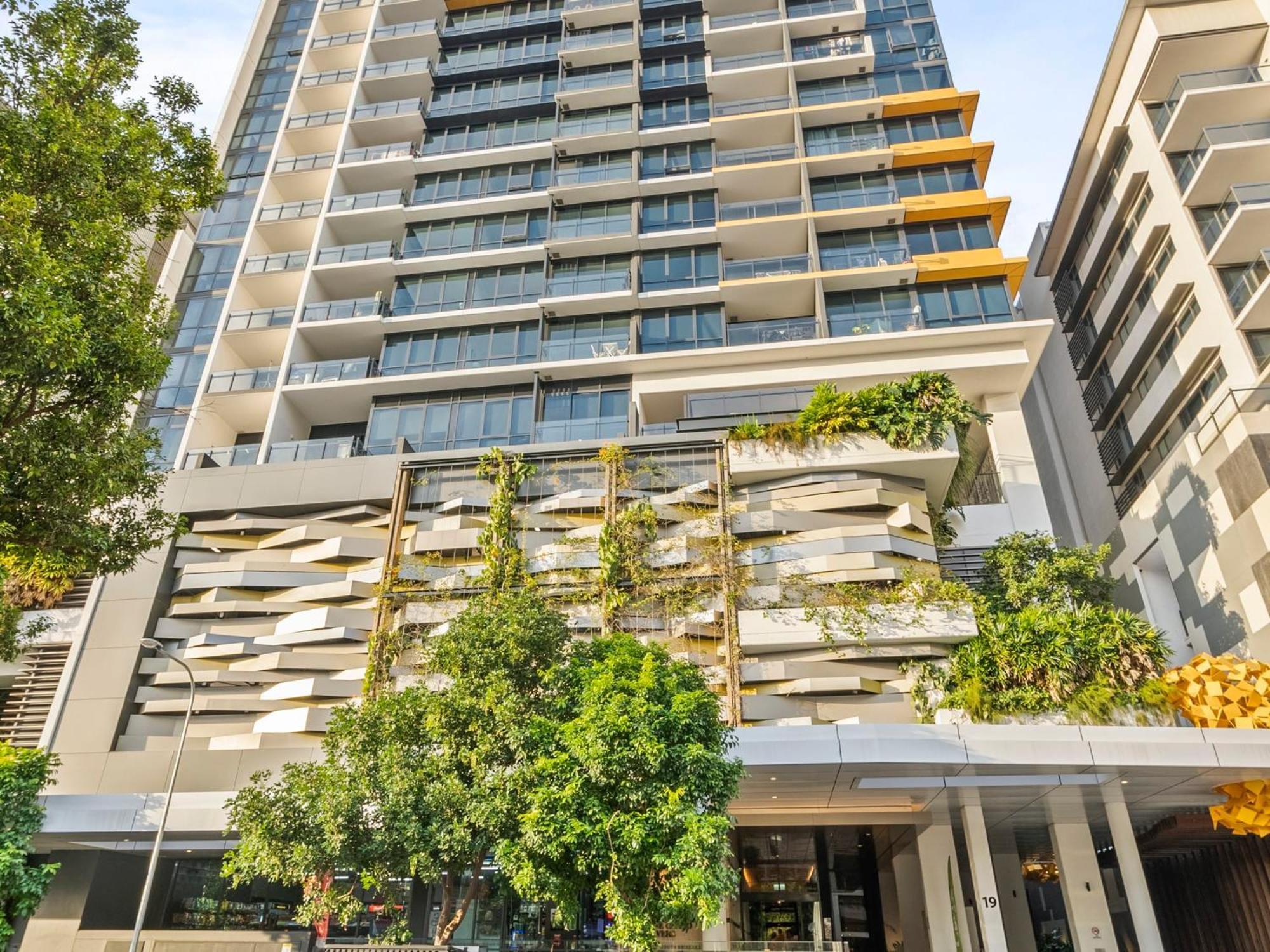 2br In South With Spectacular River View Apartment