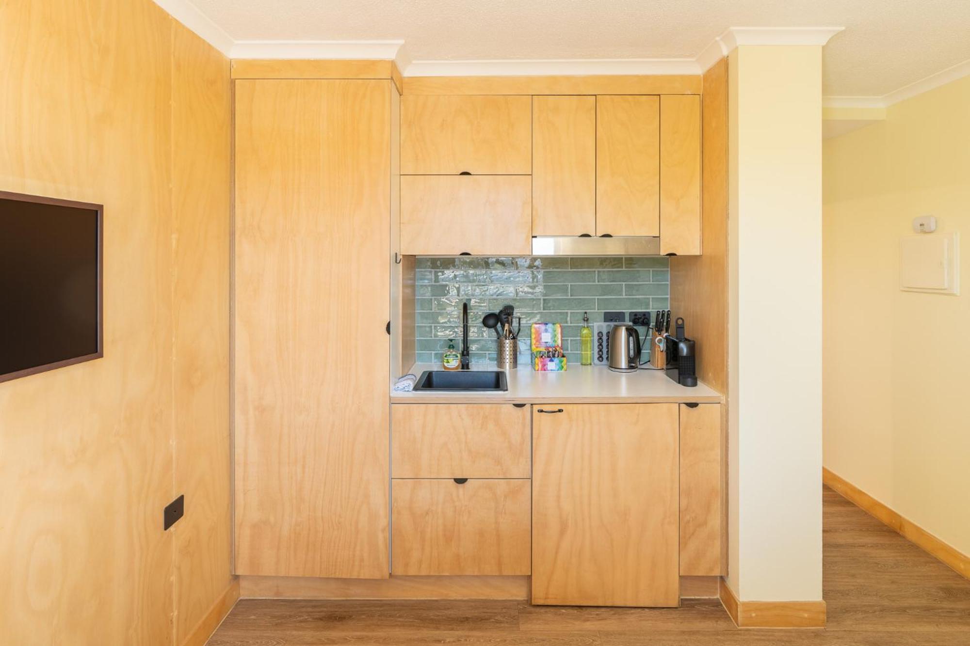 Apartment Quirky Cbd With Pool Sauna And Balcony Brisbane