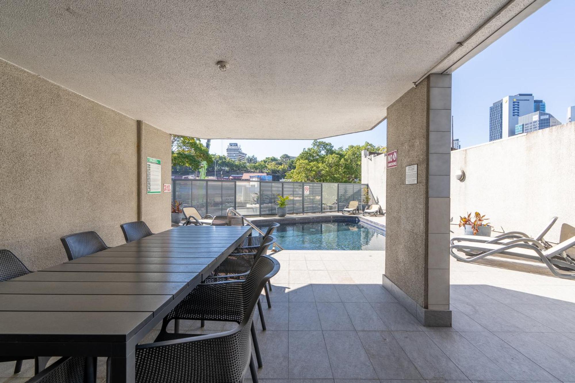 Quirky Cbd With Pool Sauna And Balcony Apartment Brisbane