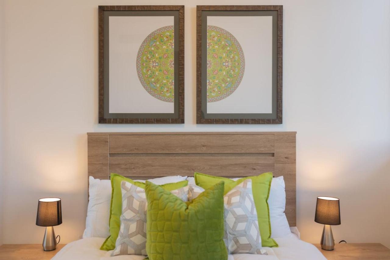 One Bed At Southbank With Rooftop Pool And Carpark