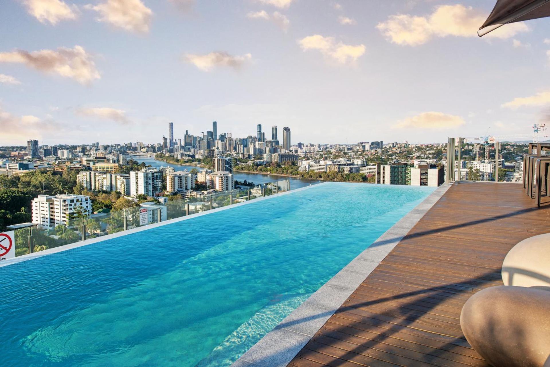 Captivating Convenience 1bed 1bath 1car Views Apartment